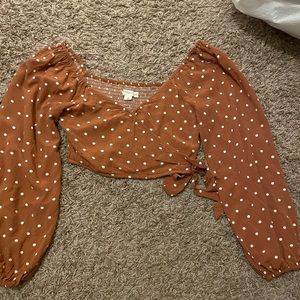 Cropped long sleeve shirt